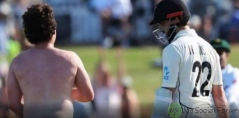 naked man in cricket