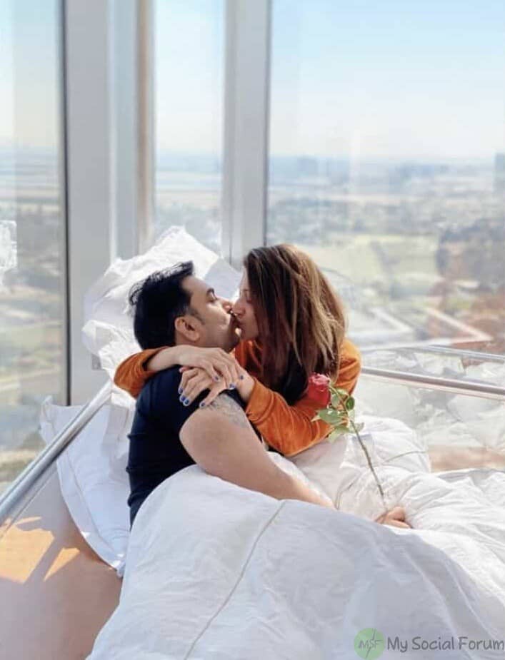 Sana fakhar kissing on bed