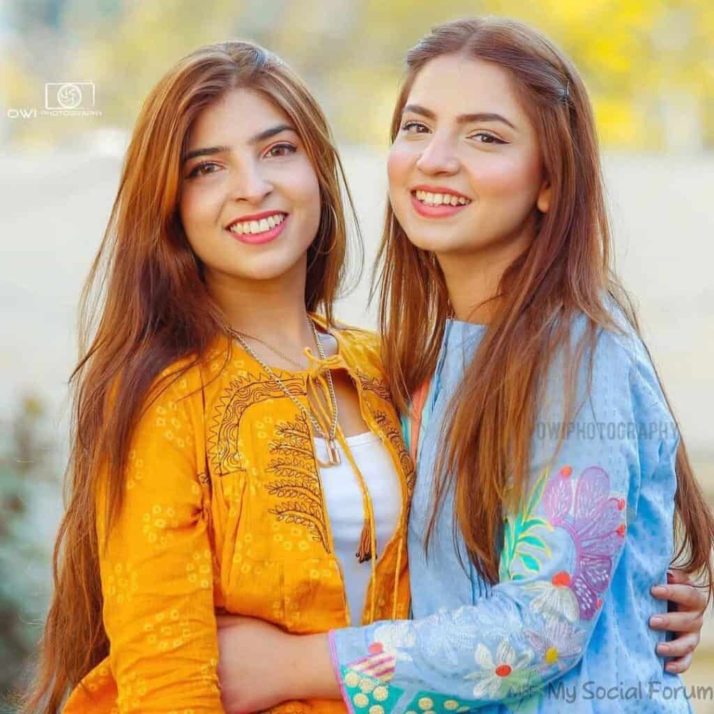 Dananeer Mobeen with sister
