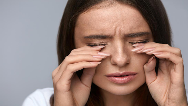 لینسز کب لازمی تبدیل کرلینے چاہئیں؟ 11 احتیاطی تدابیر جو آپ کو آنکھوں کے انفیکشن سے بچاسکتی ہیں