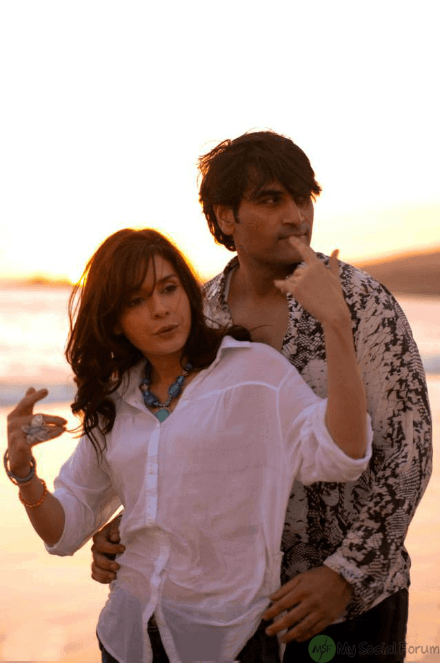 Humayun Saeed New Pictures and New Style With Mahnoor Baloch