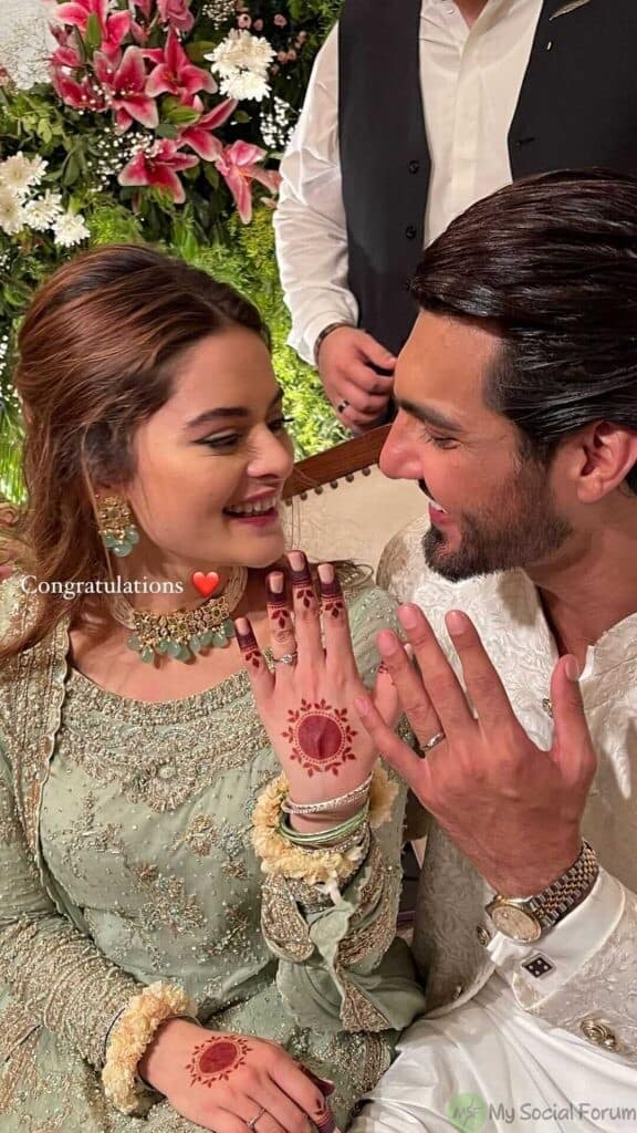 Beautiful Pics of Minal Khan’s Engagement With Her Family