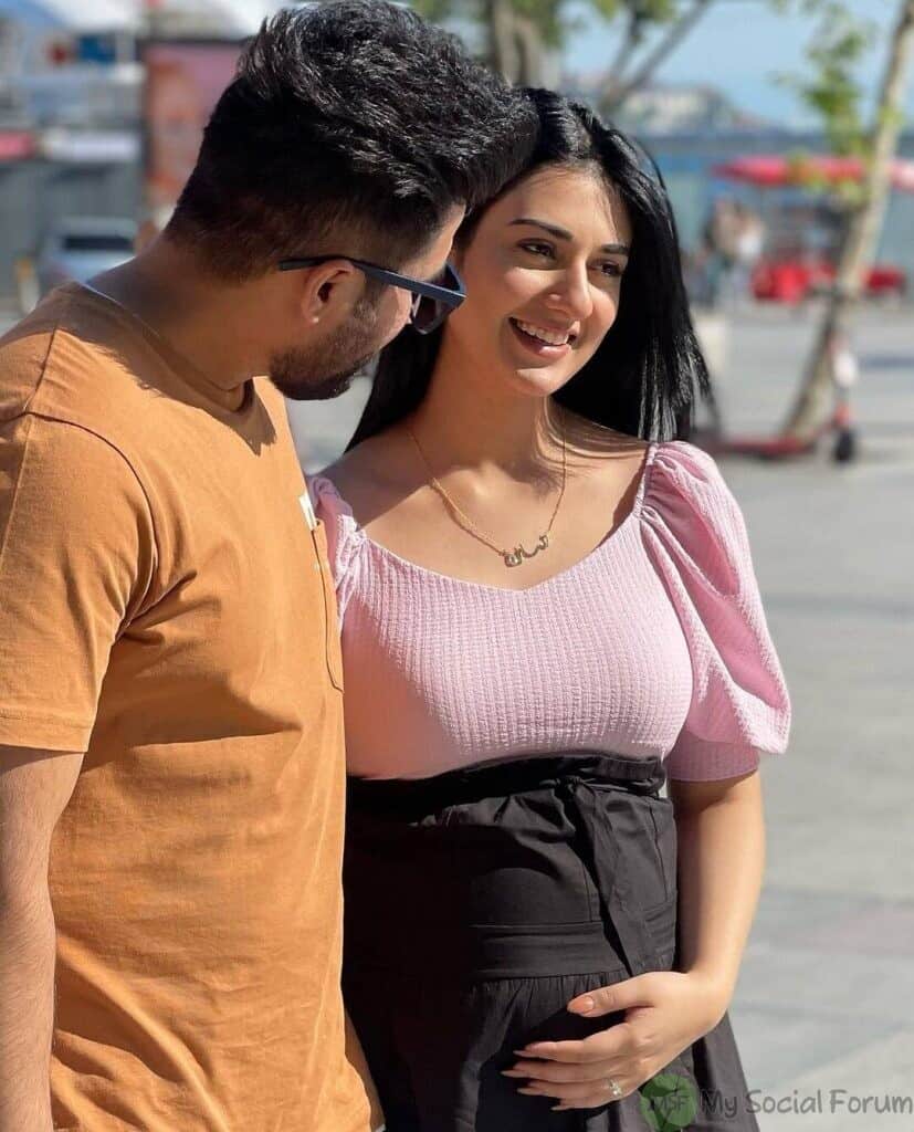 sara khan first pregnancy