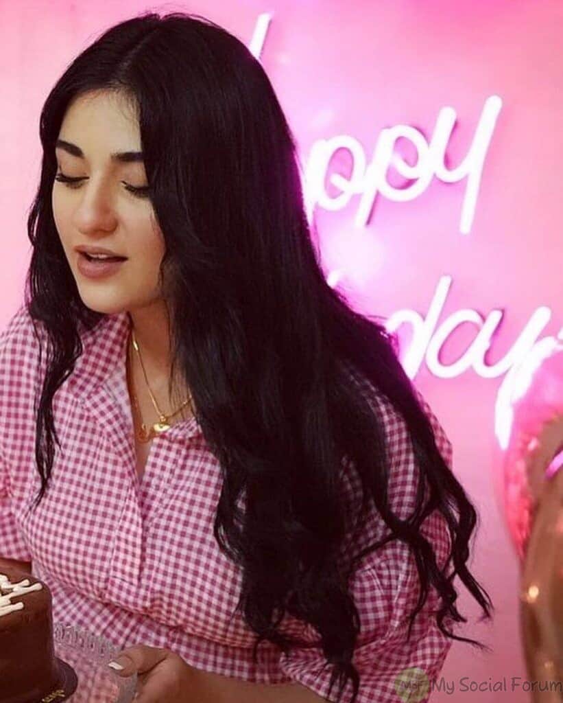 Sarah khan birthday